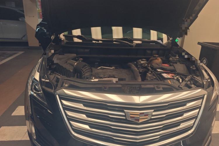 Used Cadillac XT5 2018 25T Luxury Model Engine Bay Right