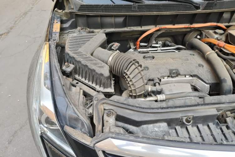 Used Cadillac XT5 2018 28E Four-Wheel Drive Tech Version Engine Bay Right