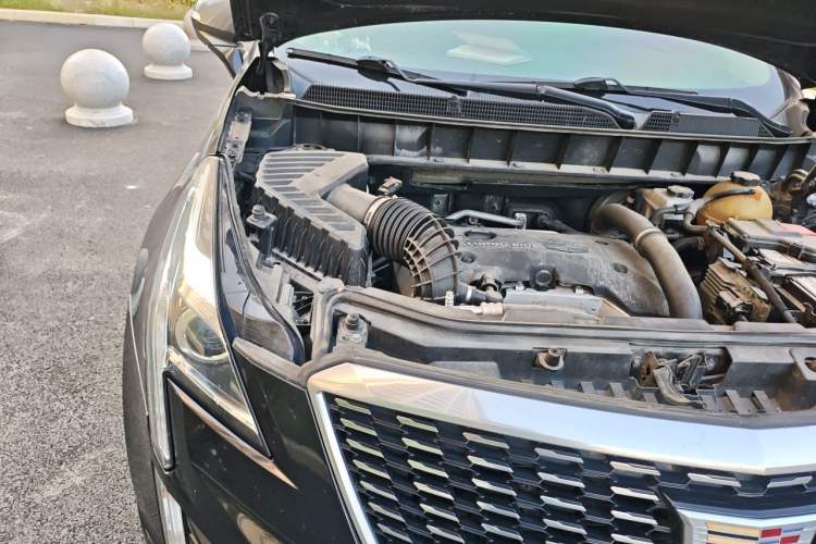 Used Cadillac XT5 2018 25T Luxury Model Engine Bay Right