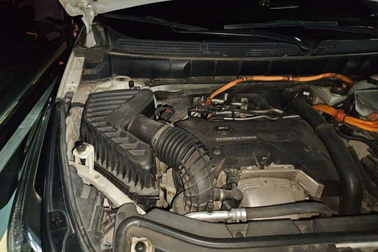 Used Cadillac XT5 2018 28E Four-Wheel Drive Tech Version Engine Bay Right