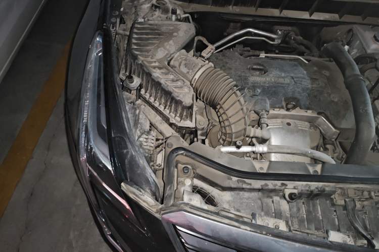 Used Cadillac XT5 2018 25T Luxury Model Engine Bay Right