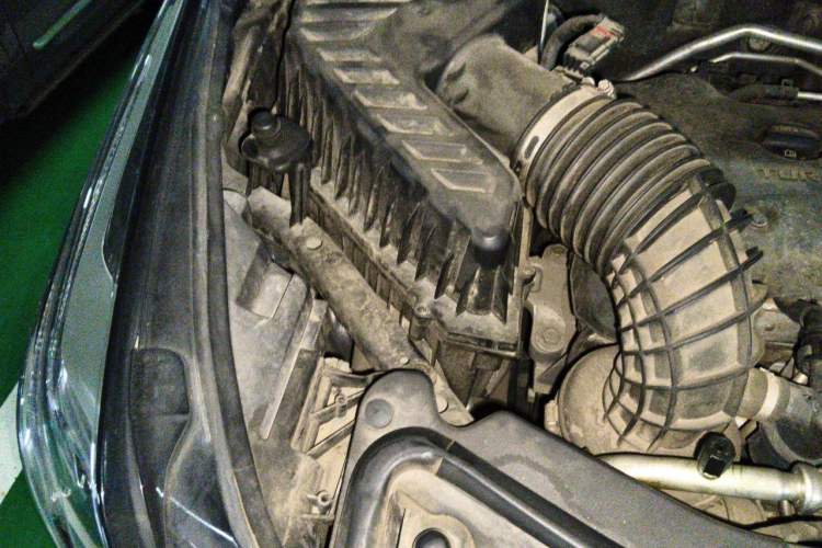Used Cadillac XT5 2018 25T Luxury Model Engine Bay Right