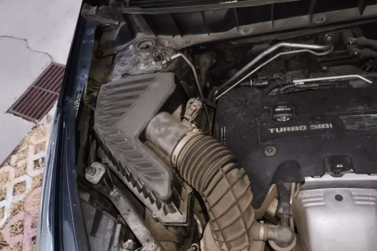 Used Cadillac XT5 2018 25T Luxury Model Engine Bay Right