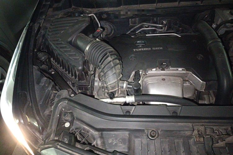 Used Cadillac XT5 2018 25T Luxury Model Engine Bay Right