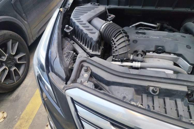 Used Cadillac XT5 2018 28T Four-Wheel Drive Luxury Model Engine Bay Right