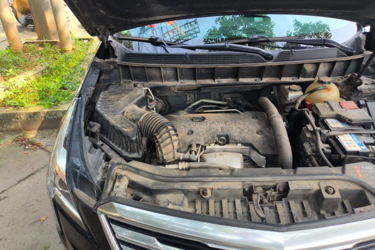 Used Cadillac XT5 2018 25T Luxury Model Engine Bay Right