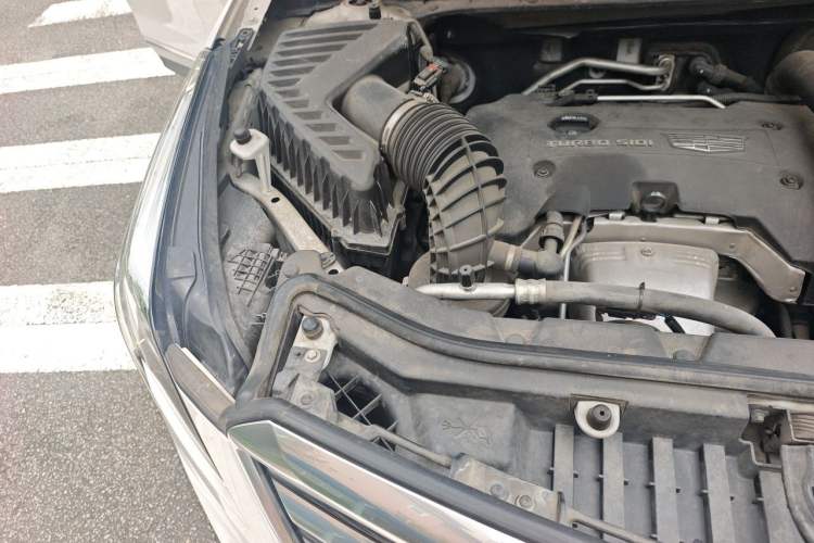 Used Cadillac XT5 2018 28T Four-Wheel Drive Luxury Model Engine Bay Right