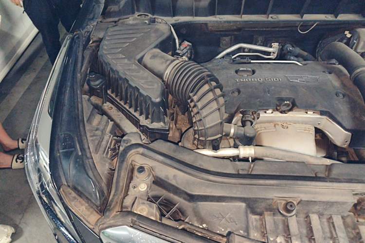 Used Cadillac XT5 2018 25T Luxury Model Engine Bay Right