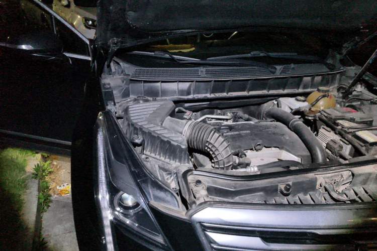 Used Cadillac XT5 2018 25T Luxury Model Engine Bay Right