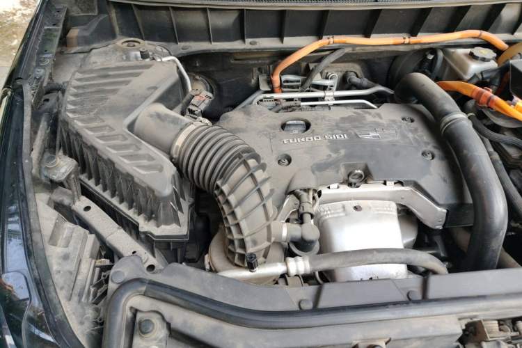 Used Cadillac XT5 2018 28E Four-Wheel Drive Tech Version Engine Bay Right