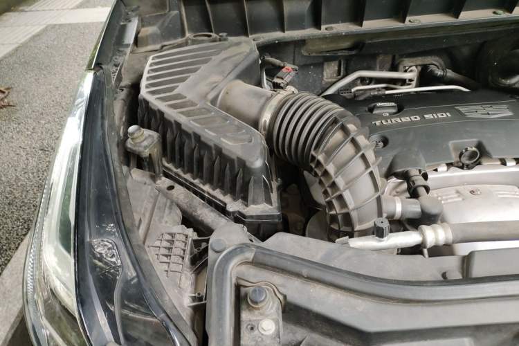 Used Cadillac XT5 2018 28T Four-Wheel Drive Luxury Model Engine Bay Right