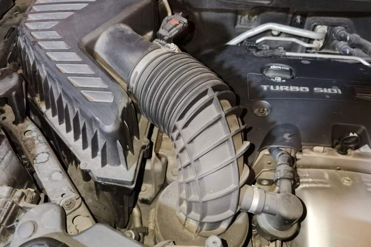 Used Cadillac XT5 2018 28T Four-Wheel Drive Luxury Model Engine Bay Right