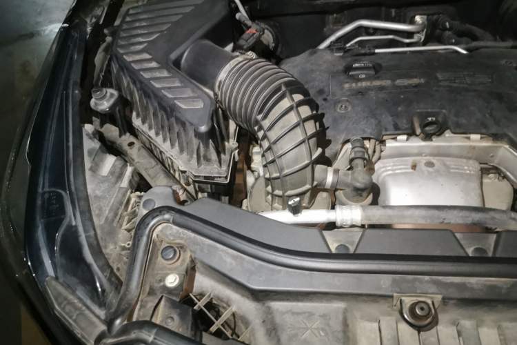 Used Cadillac XT5 2018 25T Luxury Model Engine Bay Right