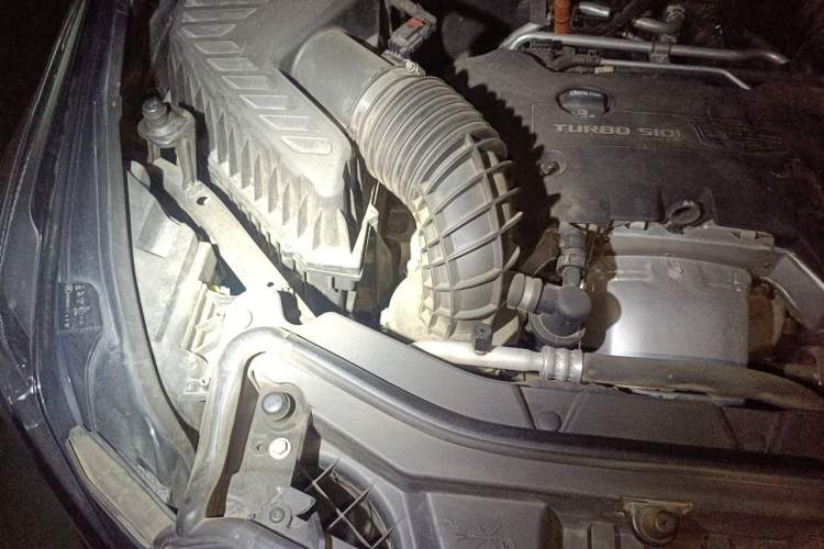 Used Cadillac XT5 2018 28E Four-Wheel Drive Tech Version Engine Bay Right