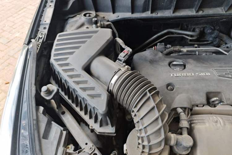 Used Cadillac XT5 2018 25T Luxury Model Engine Bay Right