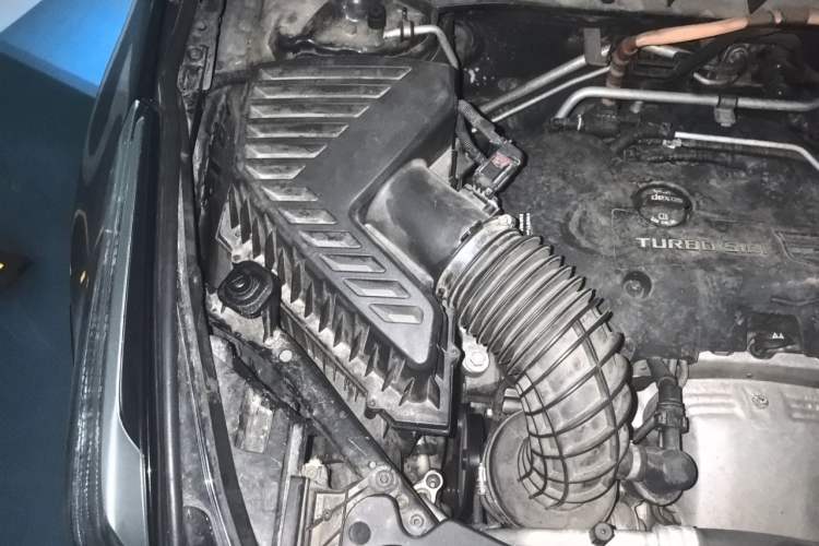 Used Cadillac XT5 2018 28E Four-Wheel Drive Tech Version Engine Bay Right