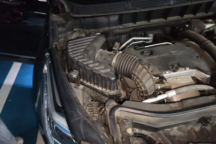 Used Cadillac XT5 2018 28T Four-Wheel Drive Luxury Model Engine Bay Right