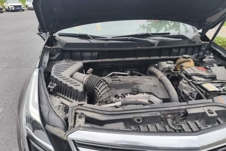Used Cadillac XT5 2018 28T Four-Wheel Drive Luxury Model Engine Bay Right
