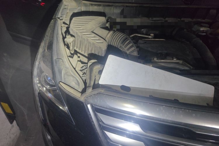Used Cadillac XT5 2018 25T Luxury Model Engine Bay Right
