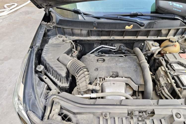 Used Cadillac XT5 2018 25T Luxury Model Engine Bay Right