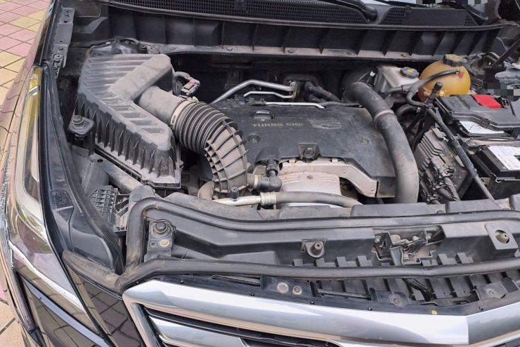 Used Cadillac XT5 2018 28T Four-Wheel Drive Luxury Model Engine Bay Right