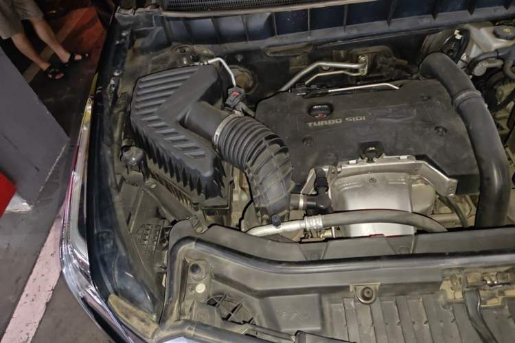Used Cadillac XT5 2018 28T Four-Wheel Drive Luxury Model Engine Bay Right