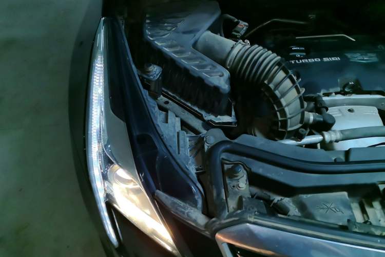 Used Cadillac XT5 2018 25T Luxury Model Engine Bay Right