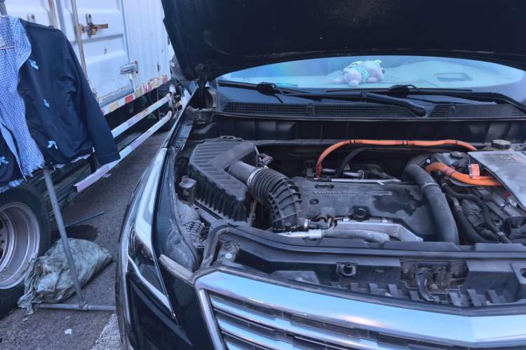Used Cadillac XT5 2018 28E 4x4 Platinum Edition Engine Bay Right