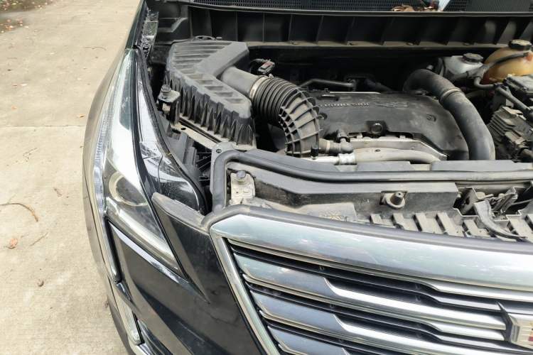 Used Cadillac XT5 2018 25T Luxury Model Engine Bay Right