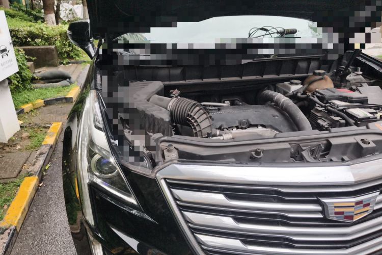 Used Cadillac XT5 2018 25T Luxury Model Engine Bay Right