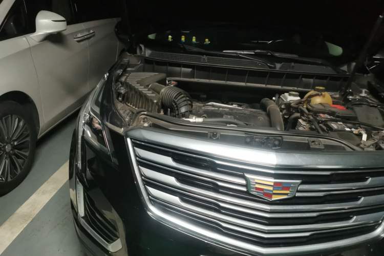 Used Cadillac XT5 2018 28T Four-Wheel Drive Luxury Model Engine Bay Right