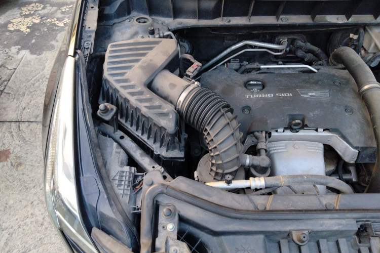 Used Cadillac XT5 2018 28T Four-Wheel Drive Luxury Model Engine Bay Right