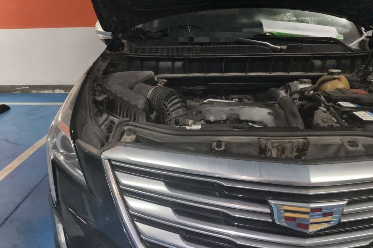 Used Cadillac XT5 2018 25T Luxury Model Engine Bay Right