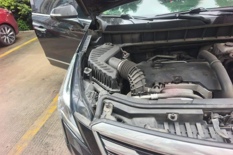 Used Cadillac XT5 2018 28T Four-Wheel Drive Luxury Model Engine Bay Right