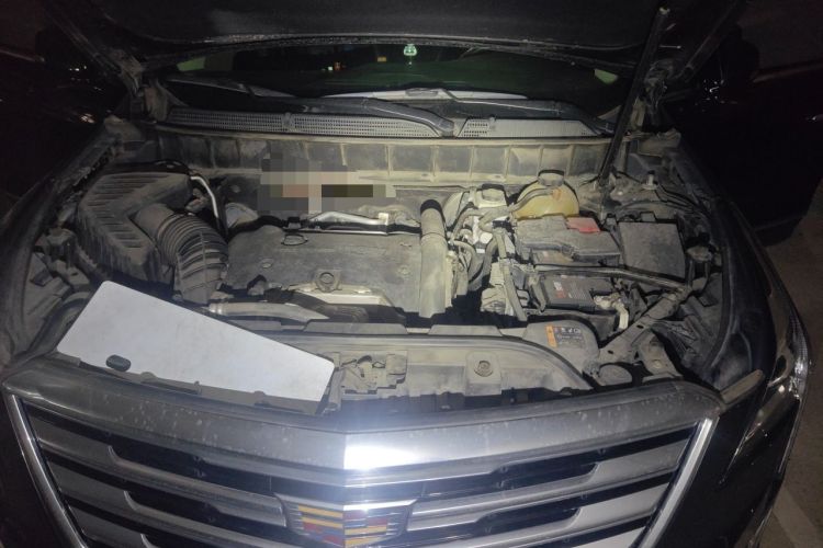 Used Cadillac XT5 2018 25T Luxury Model Engine Bay