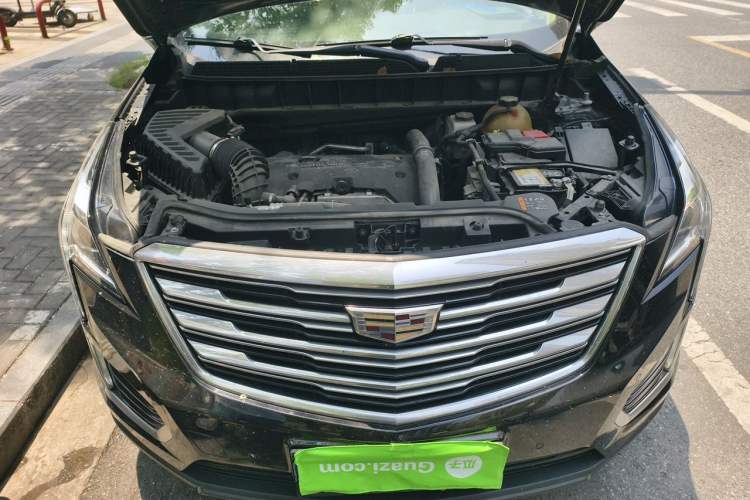 Used Cadillac XT5 2018 25T Luxury Model Engine Bay