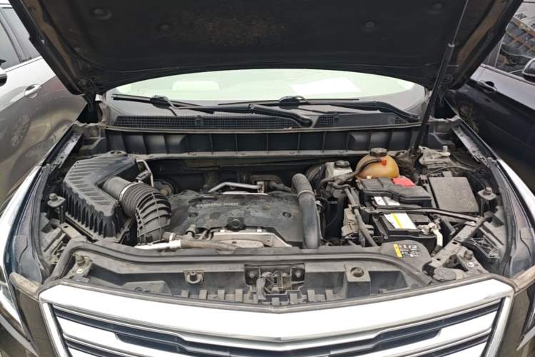 Used Cadillac XT5 2018 25T Luxury Model Engine Bay