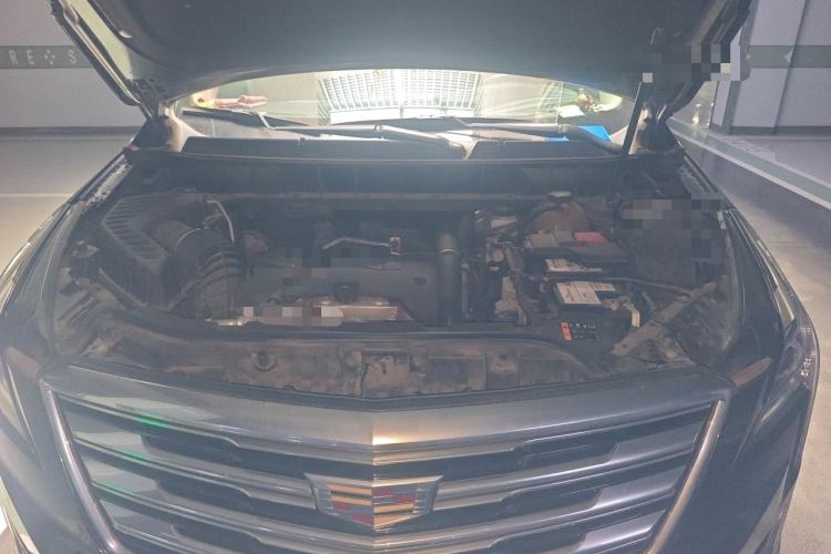 Used Cadillac XT5 2018 25T Luxury Model Engine Bay