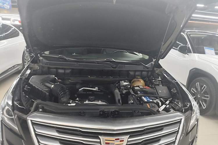 Used Cadillac XT5 2018 25T Luxury Model Engine Bay