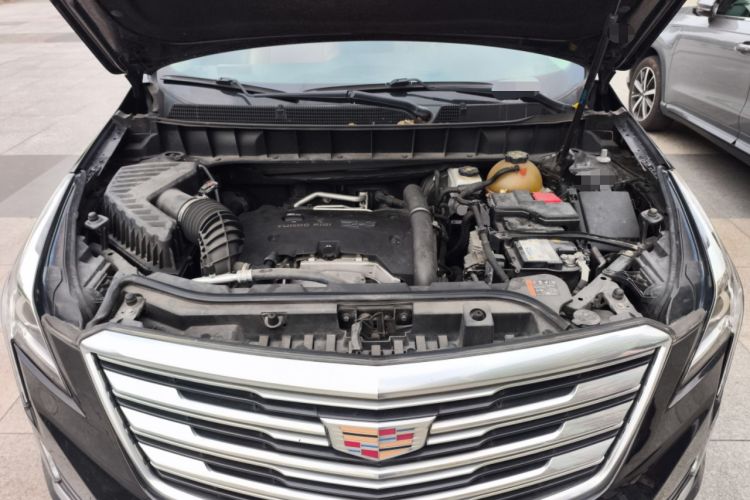 Used Cadillac XT5 2018 25T Luxury Model Engine Bay