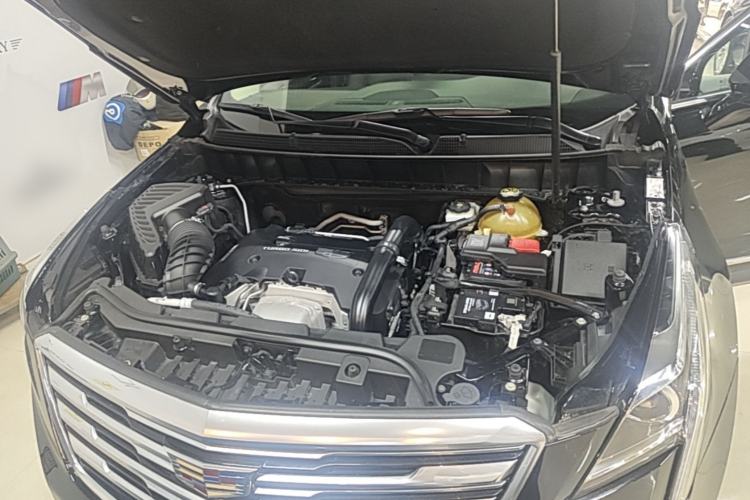 Used Cadillac XT5 2018 25T Luxury Model Engine Bay
