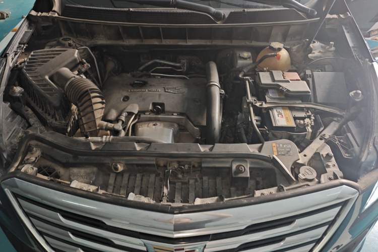 Used Cadillac XT5 2018 25T Luxury Model Engine Bay