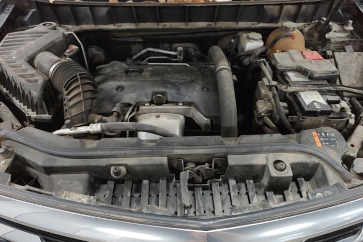 Used Cadillac XT5 2018 25T Luxury Model Engine Bay