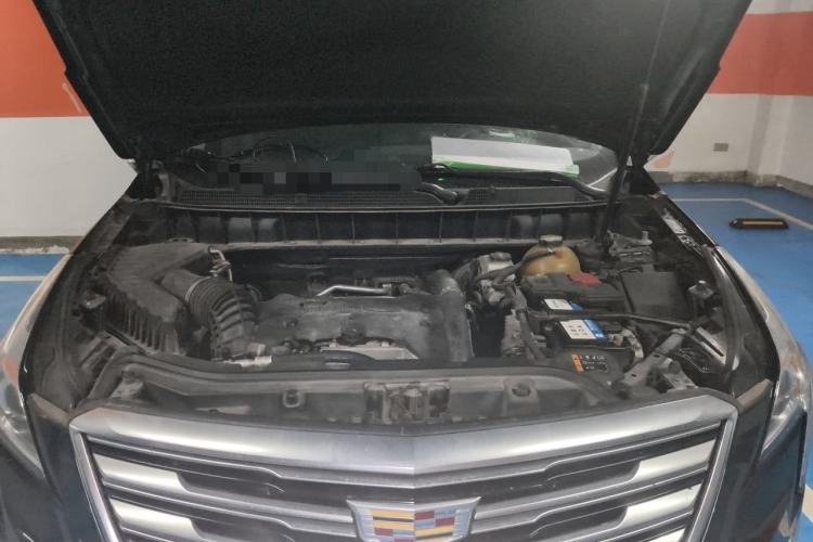 Used Cadillac XT5 2018 25T Luxury Model Engine Bay