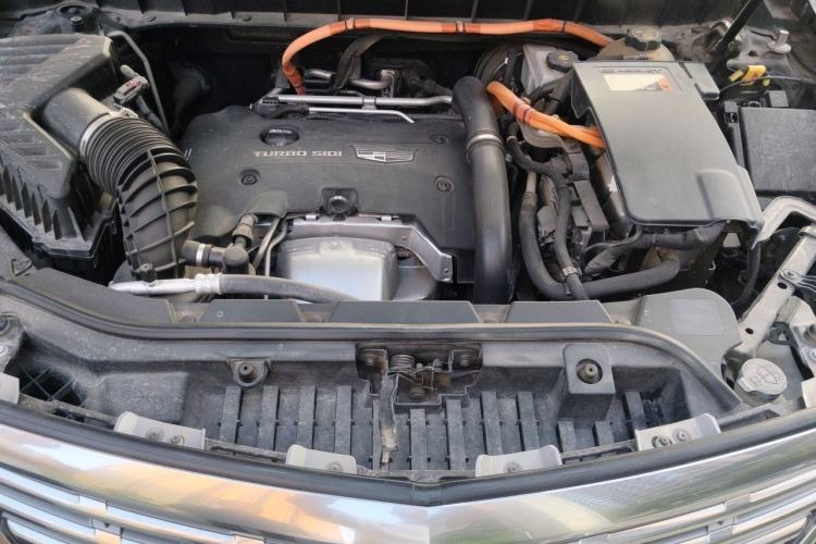 Used Cadillac XT5 2018 28E 4x4 Platinum Edition Engine Bay