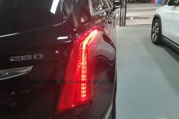 Used Cadillac XT5 2018 28T Four-Wheel Drive Luxury Model Exterior 1