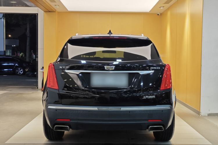 Used Cadillac XT5 2018 25T Luxury Model Exterior 10