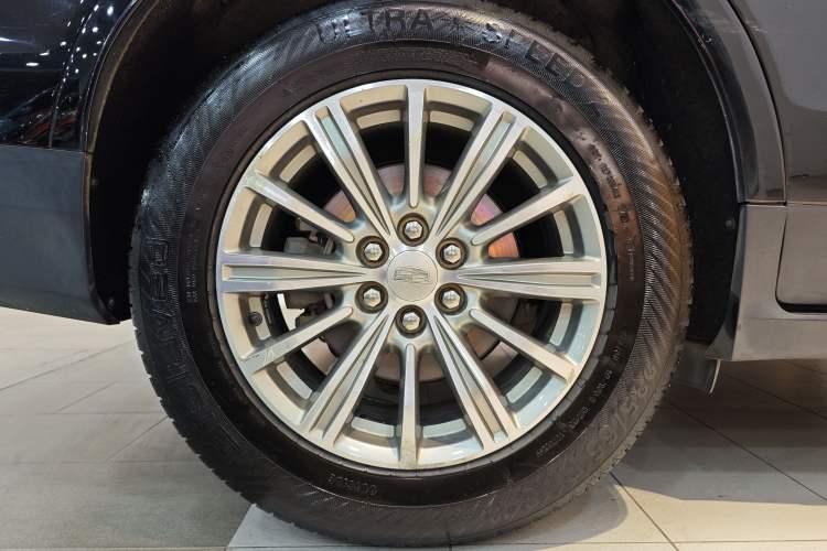 Used Cadillac XT5 2018 25T Luxury Model Exterior 12
