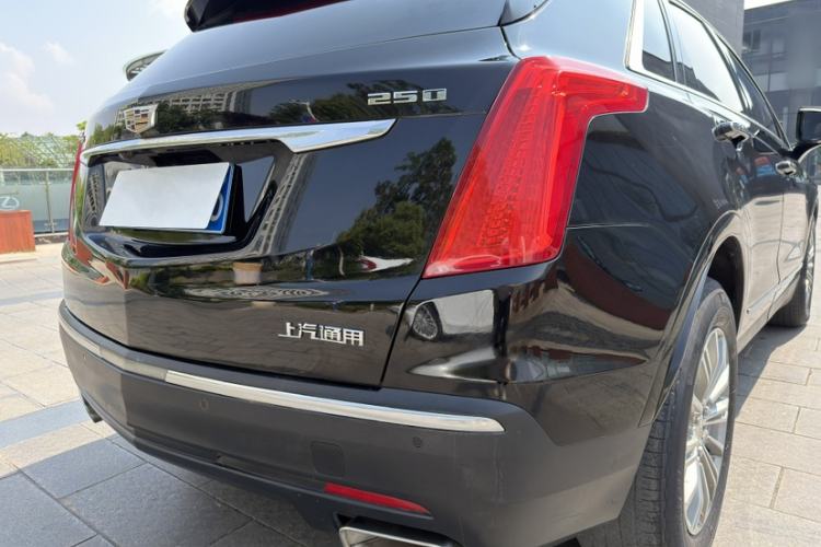Used Cadillac XT5 2018 25T Luxury Model Exterior 12