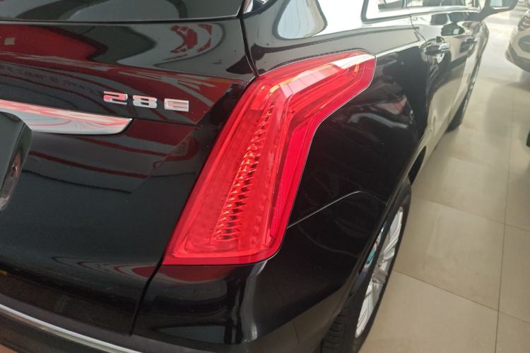 Used Cadillac XT5 2018 28E Four-Wheel Drive Tech Version Exterior 2